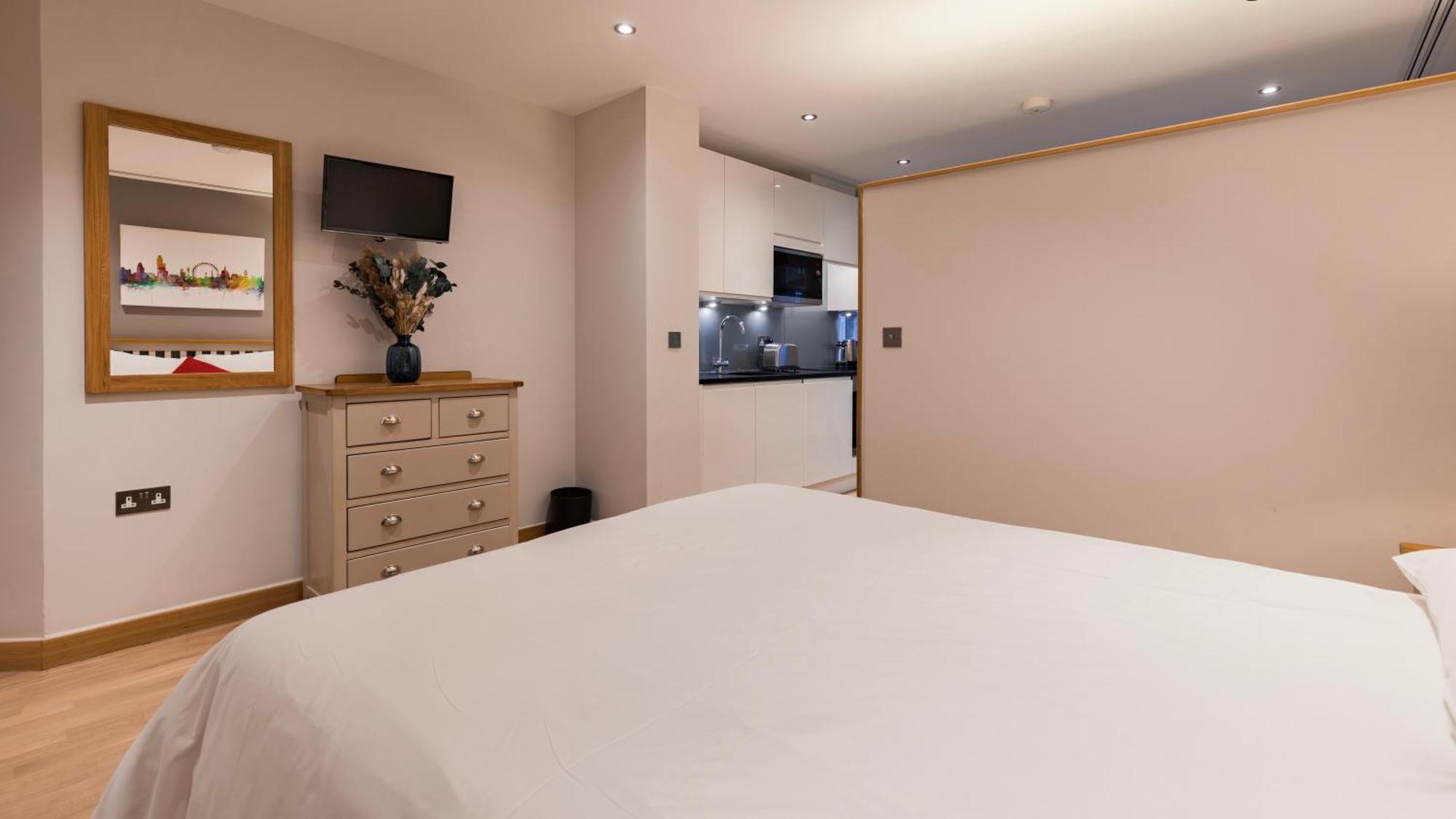 Barbican Serviced Apartments By Lovelystay London Room photo