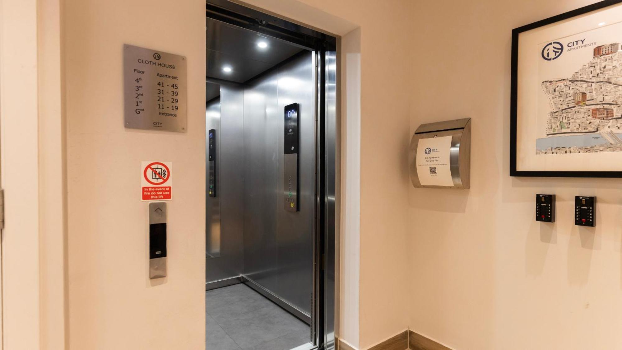 Barbican Serviced Apartments By Lovelystay London Exterior photo